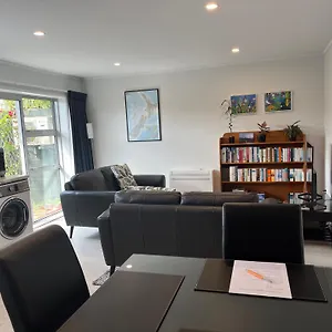 Hosted Bed & Breakfast Rotorua